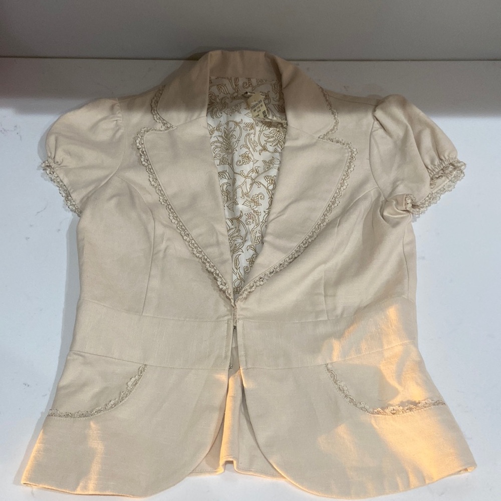 Y2k fitted cream jacket NWT studio y size small